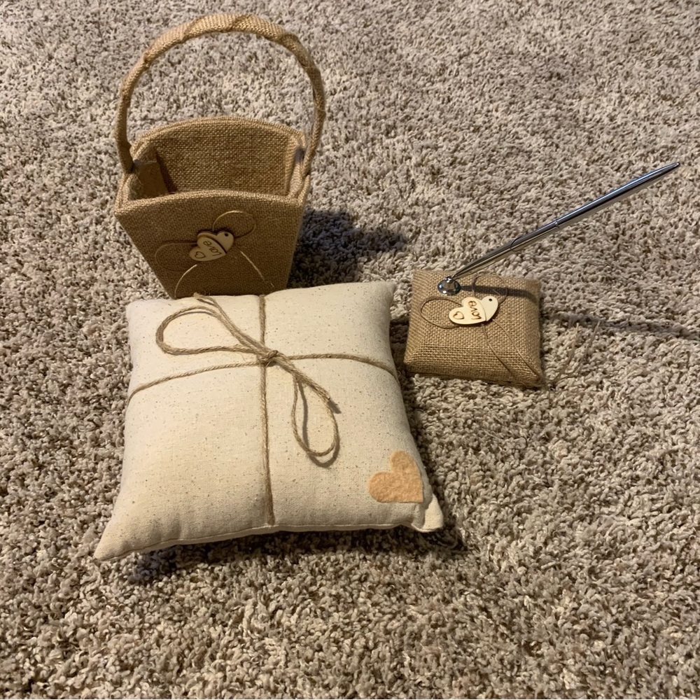 Flower girl basket, pen and ring pillow